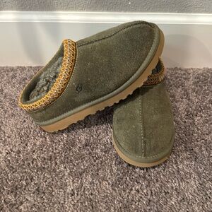 Ugg Tasman slippers
